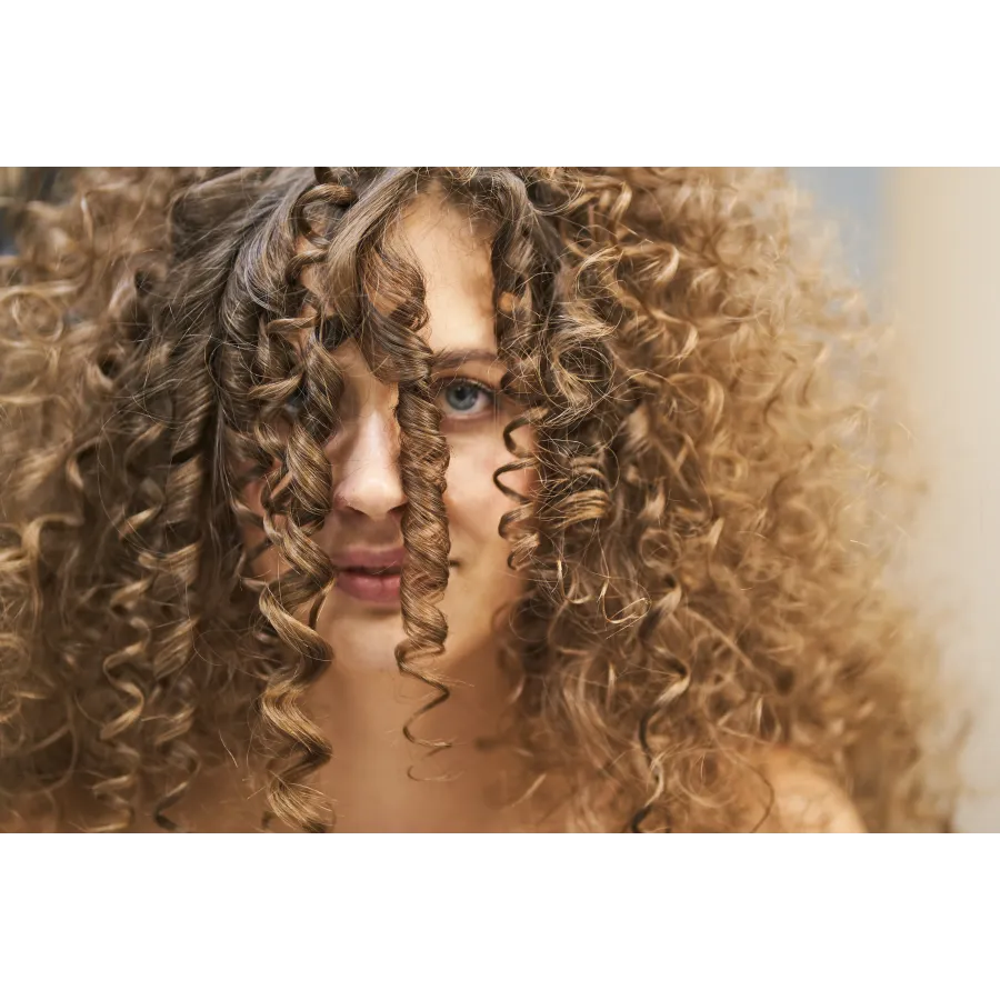 Plan pielęgnacji włosów kręconych